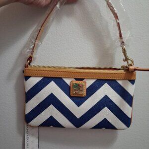 NWT Dooney Bourke Wristlet - Navy Chevron